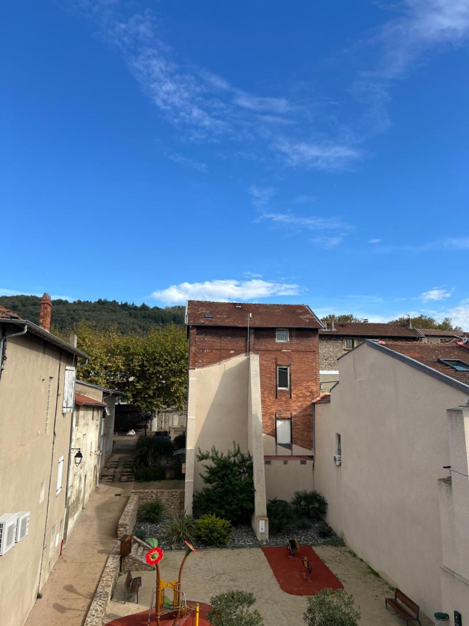 Vallier Apartment *